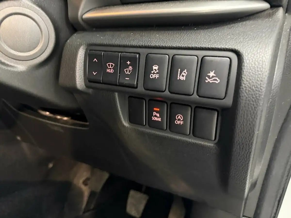 2019-mitsubishi-eclipse-cross-15-black-big-33
