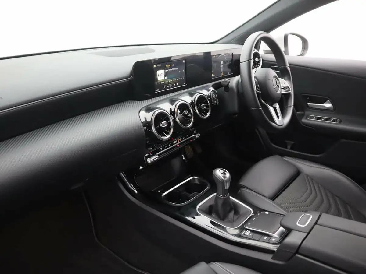 2021-mercedes-benz-a-class-20d-a180d-se-big-8