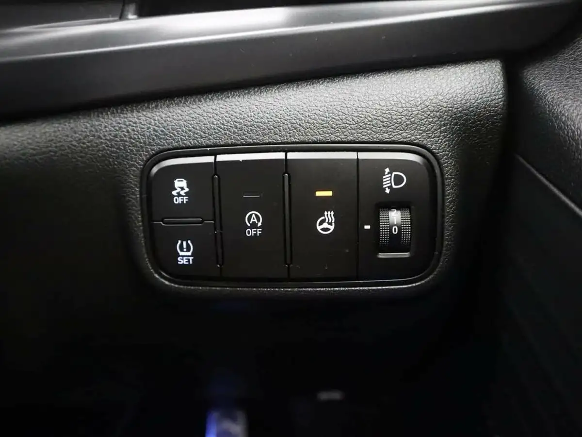 2022-hyundai-bayon-10-t-gdi-premium-100ps-dct-big-26