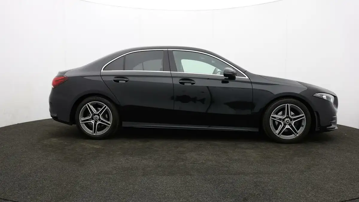 2020-mercedes-benz-a-class-13-a200-amg-line-saloon-4d-7g-dct-big-32