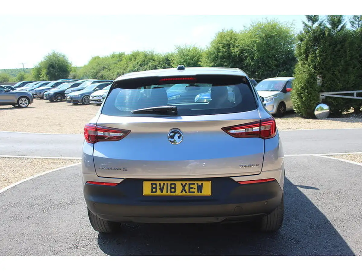 2018-vauxhall-grandland-x-16cdti-se-122ps-ecotec-big-6