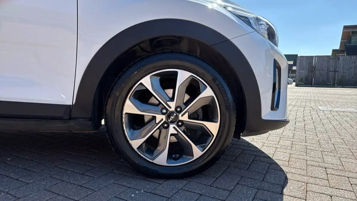 2022-kia-stonic-10-t-gdi-connect-big-4