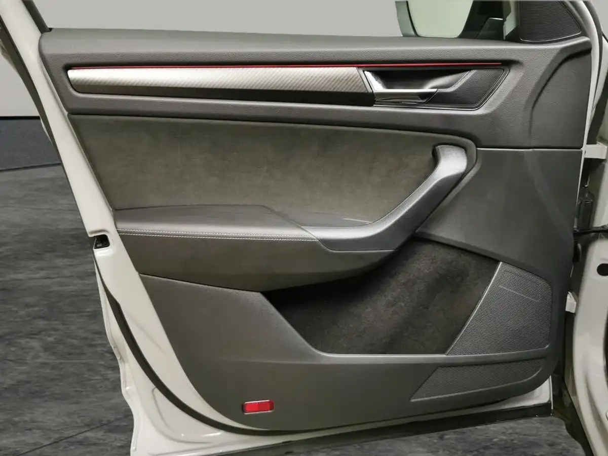2021-skoda-kodiaq-15-tsi-sportline-big-25