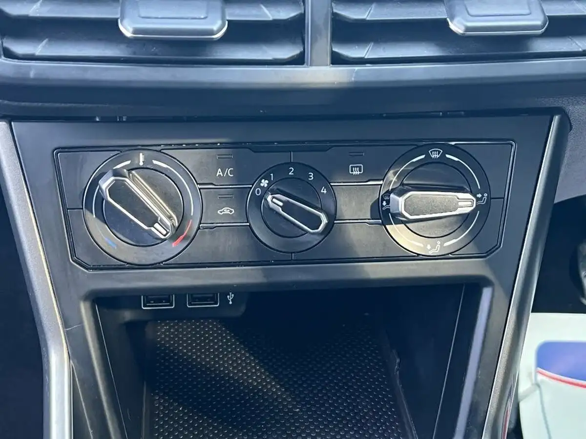 2018-volkswagen-polo-10-tsi-se-big-32