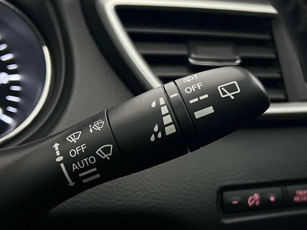 2015-nissan-qashqai-16dci-tekna-xtronic-cvt-big-19