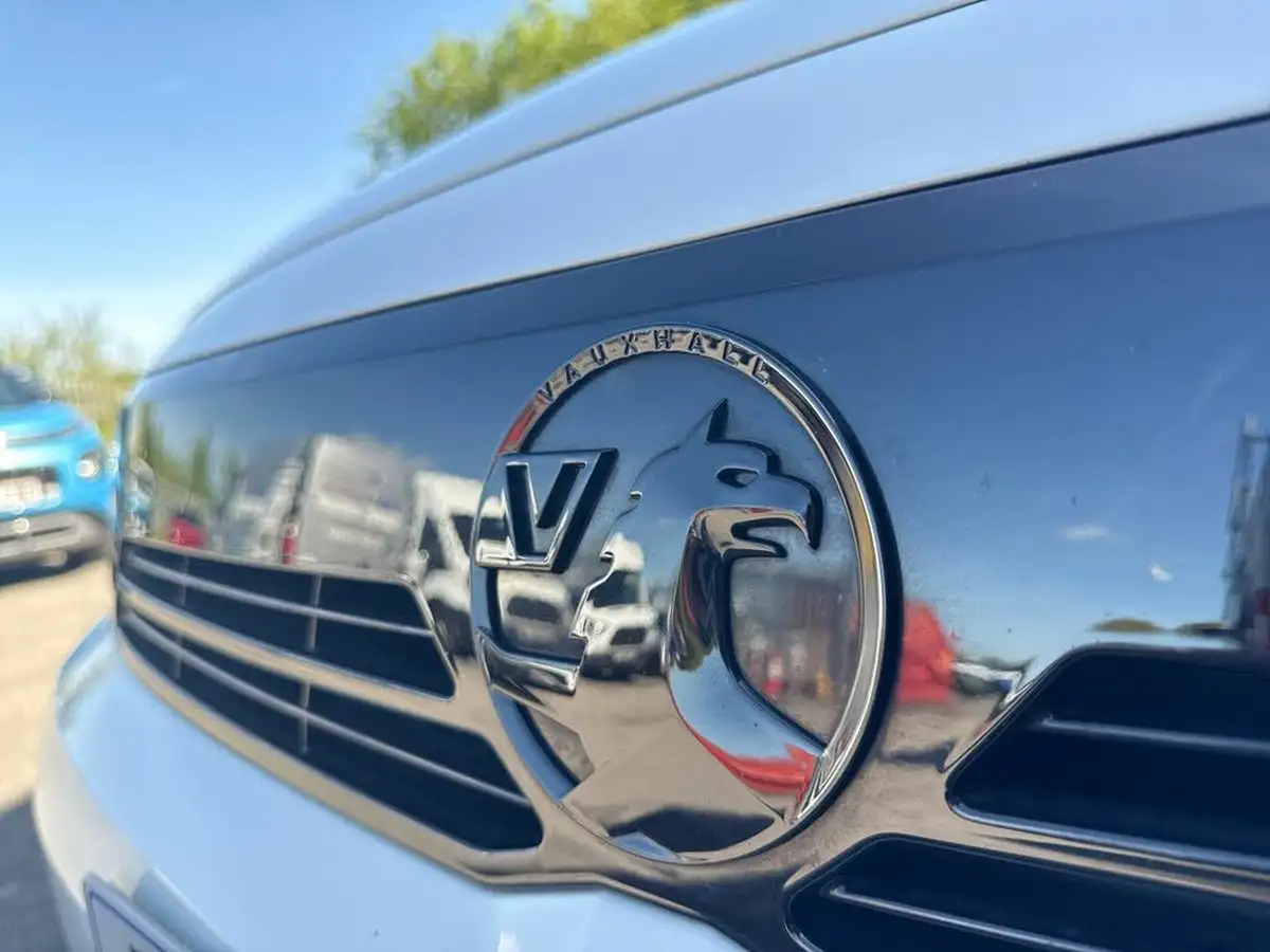 2024-vauxhall-corsa-12-turbo-gs-100ps-big-42
