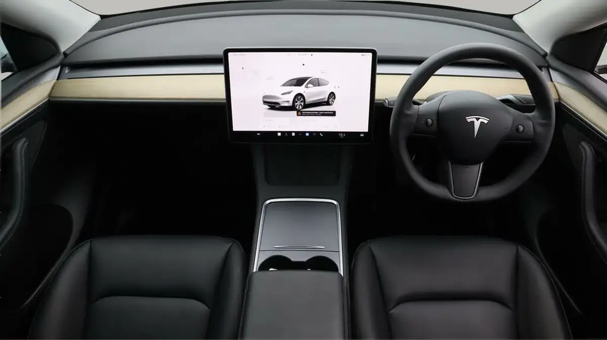2022-tesla-model-y-e-rwd-big-13
