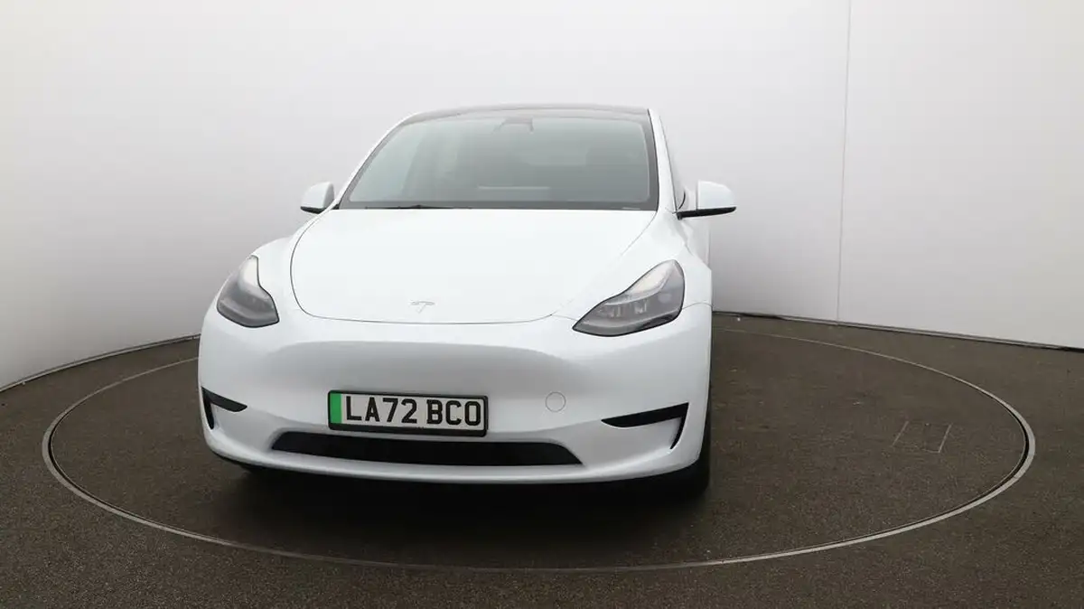 2022-tesla-model-y-e-rwd-big-30