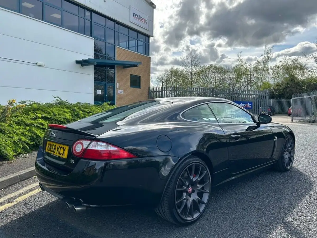 2008-jaguar-xkr-42-coupe-big-3