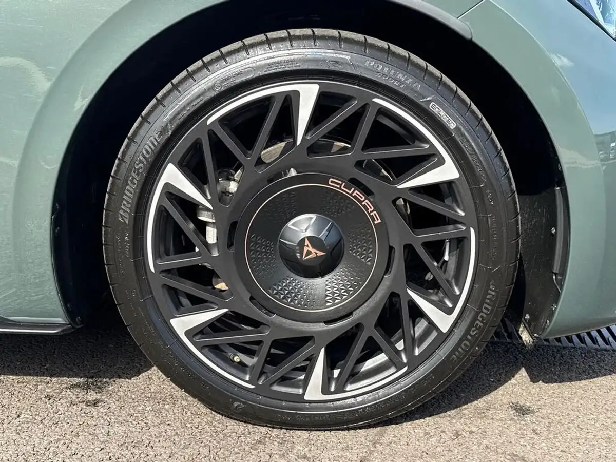 2024-cupra-born-e-vz-big-23