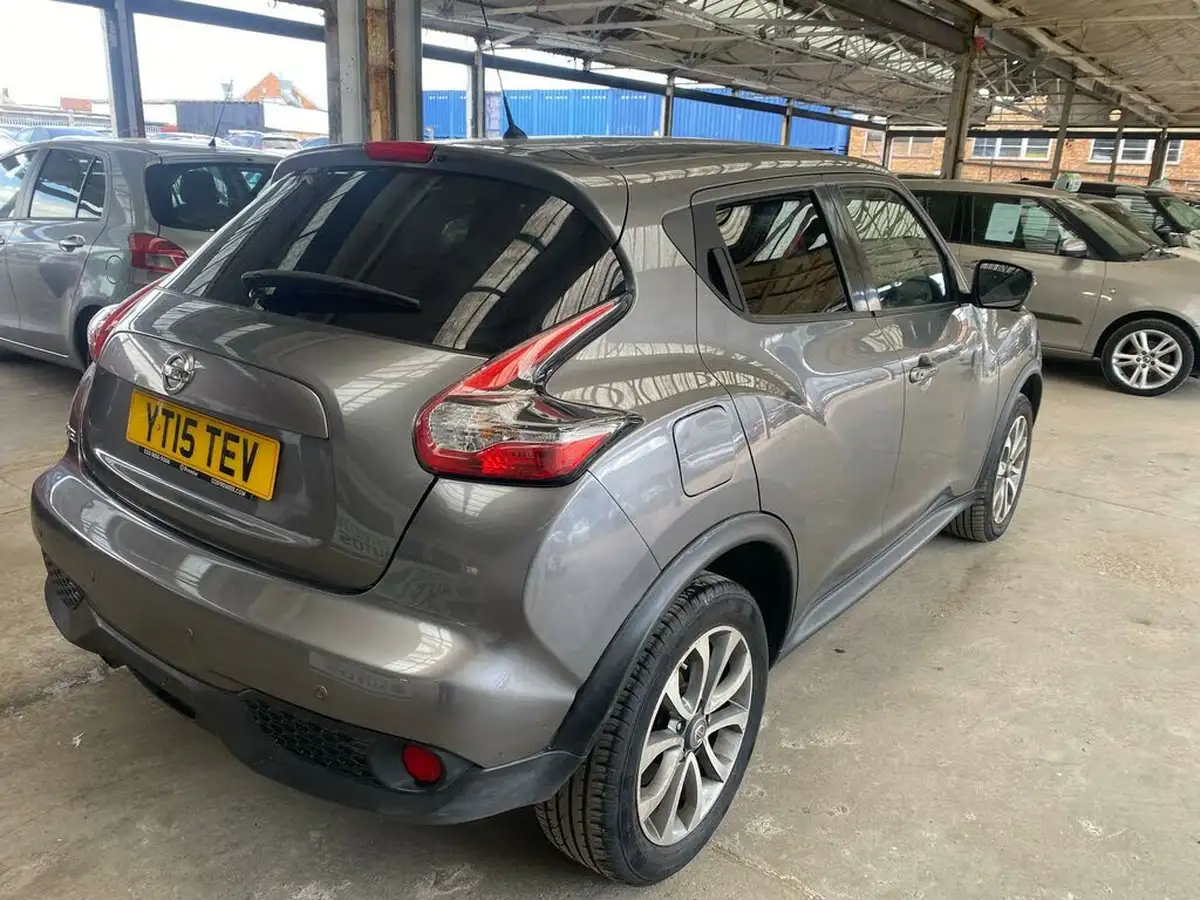 2015-nissan-juke-16-tekna-117ps-1598cc-xtronic-cvt-big-3