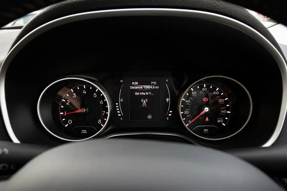 2018-jeep-compass-14-multiair-ii-longitude-big-11