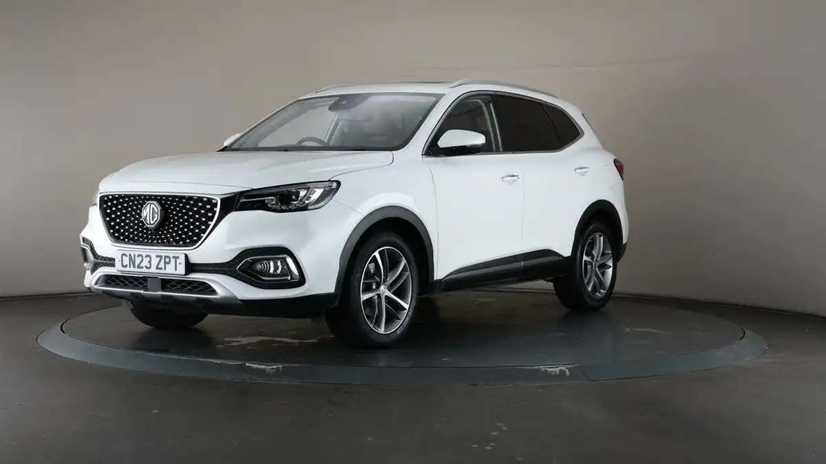 2023-mg-hs-15t-gdi-exclusive-162ps-dct-big-35