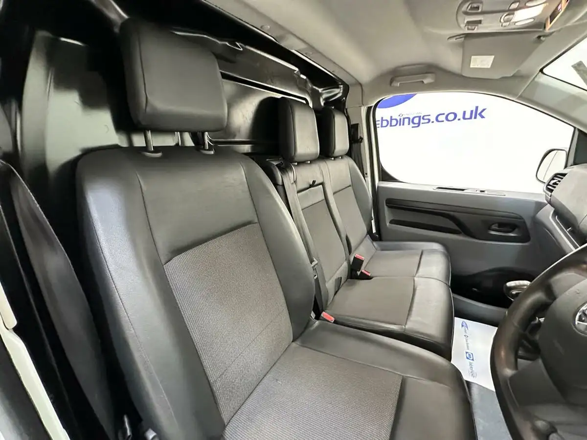 2021-vauxhall-vivaro-15td-2700-l1h1-sportive-120pseu6d-big-10