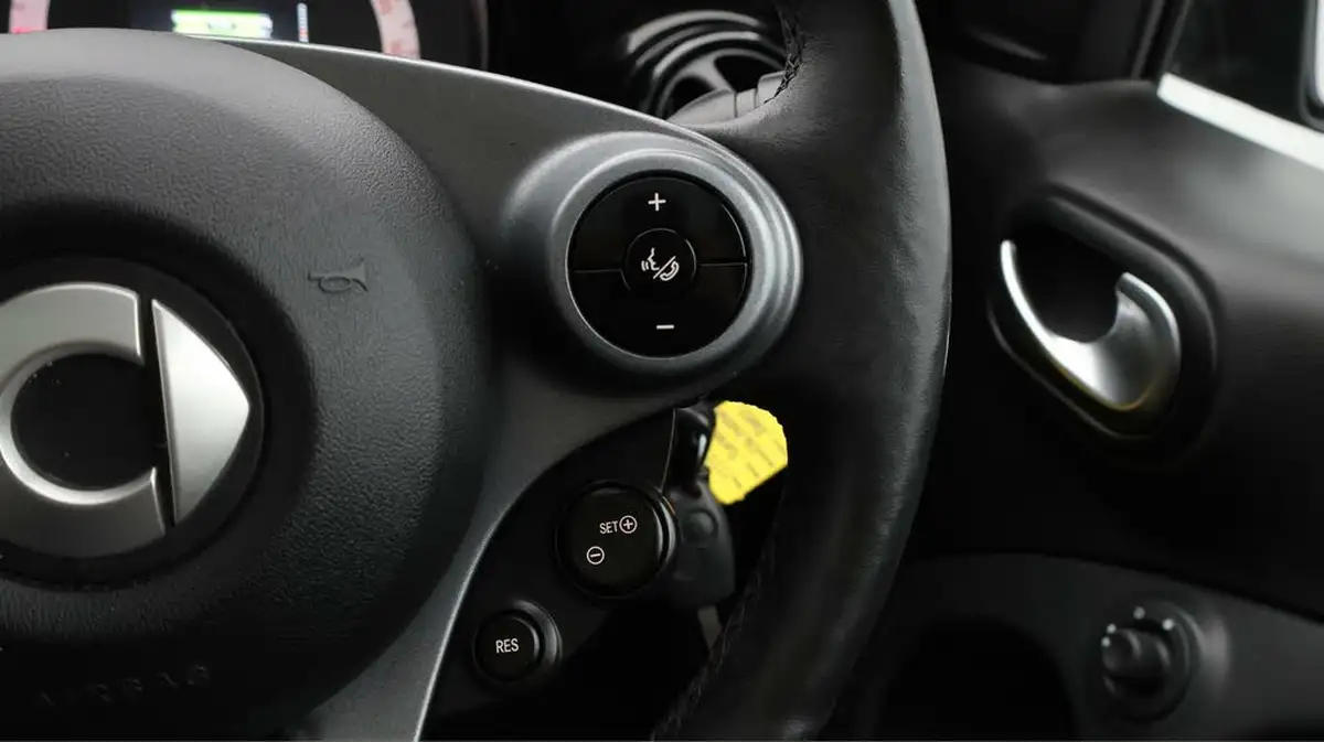 2022-smart-forfour-eq-exclusive-big-24