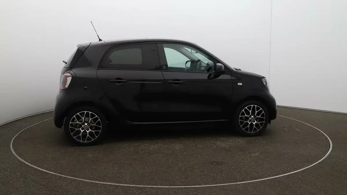 2022-smart-forfour-eq-exclusive-big-41