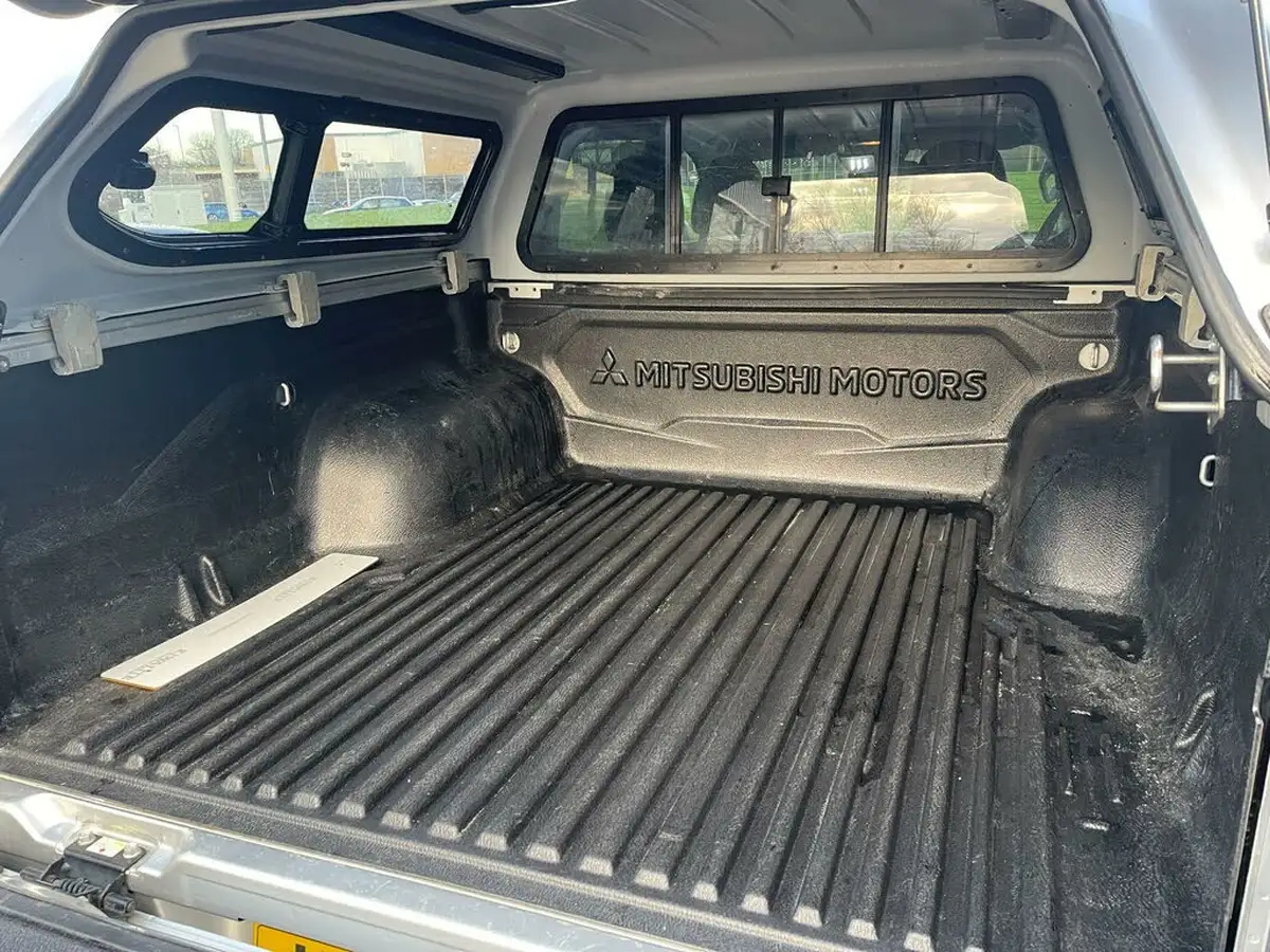 2021-mitsubishi-l200-22di-d-barbarian-auto-big-28