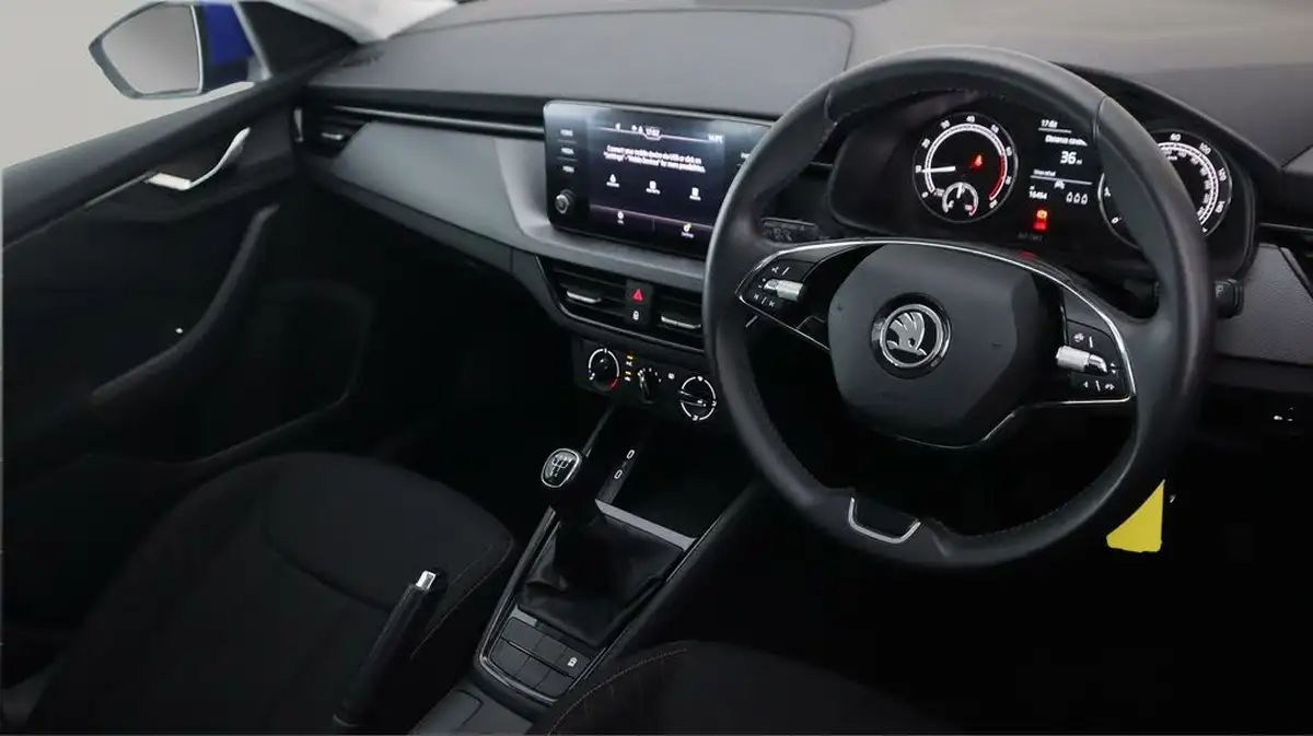 2021-skoda-kamiq-10-tsi-se-95ps-big-9