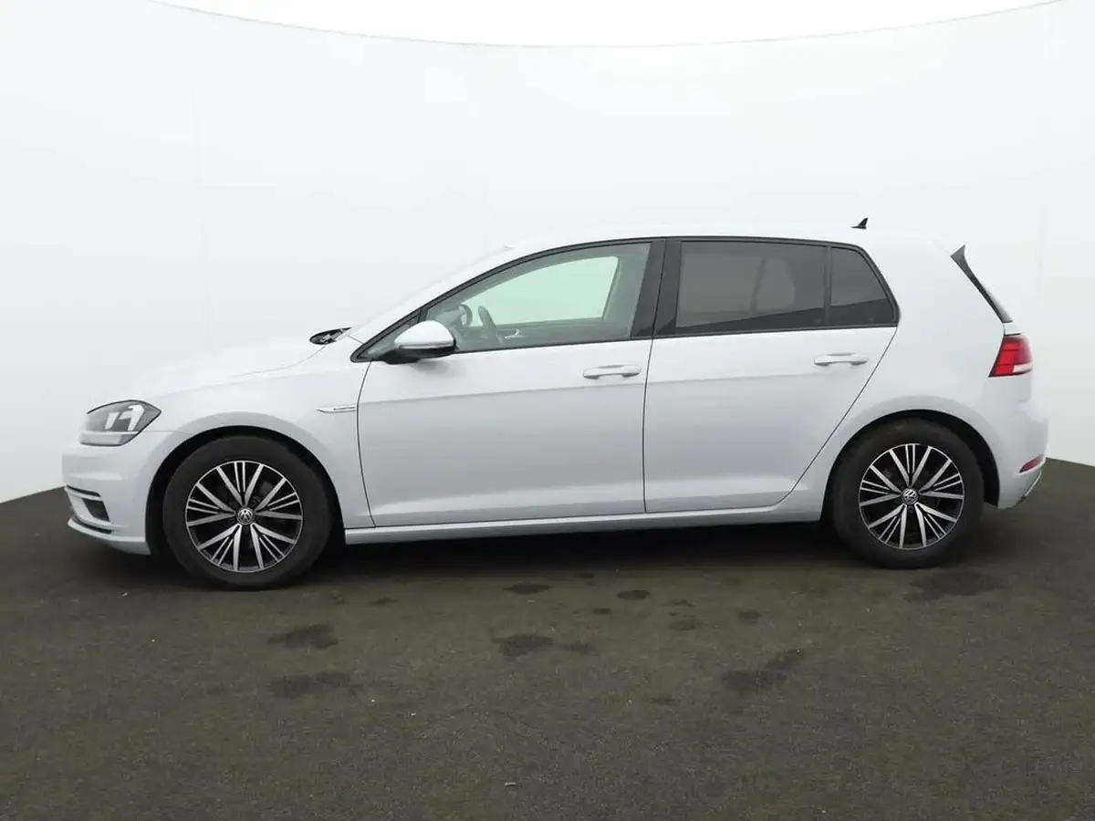 2019-volkswagen-golf-15-tsi-se-nav-130ps-hatchback-5d-dsg-big-3