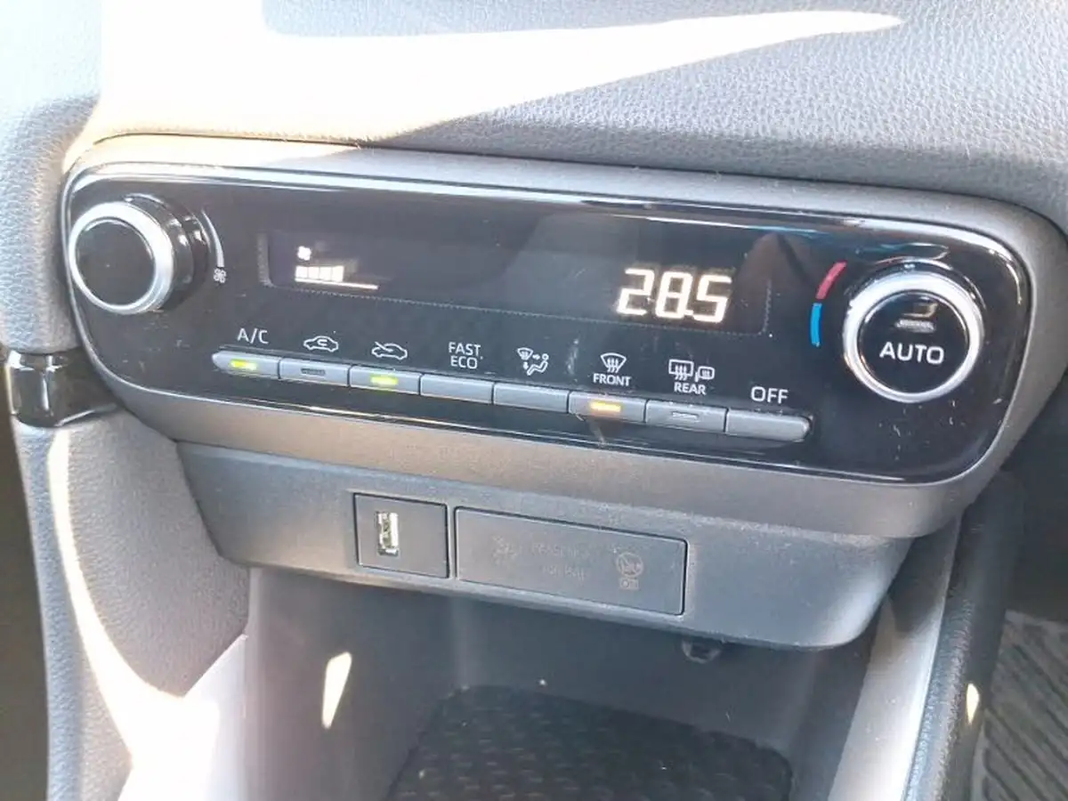 2021-toyota-yaris-15-vvt-i-design-big-10