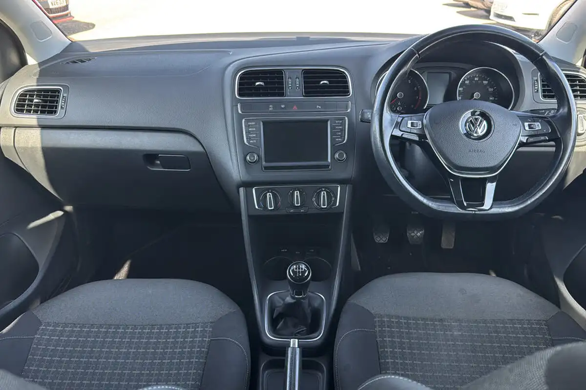 2016-volkswagen-polo-12-tsi-se-5d-big-7