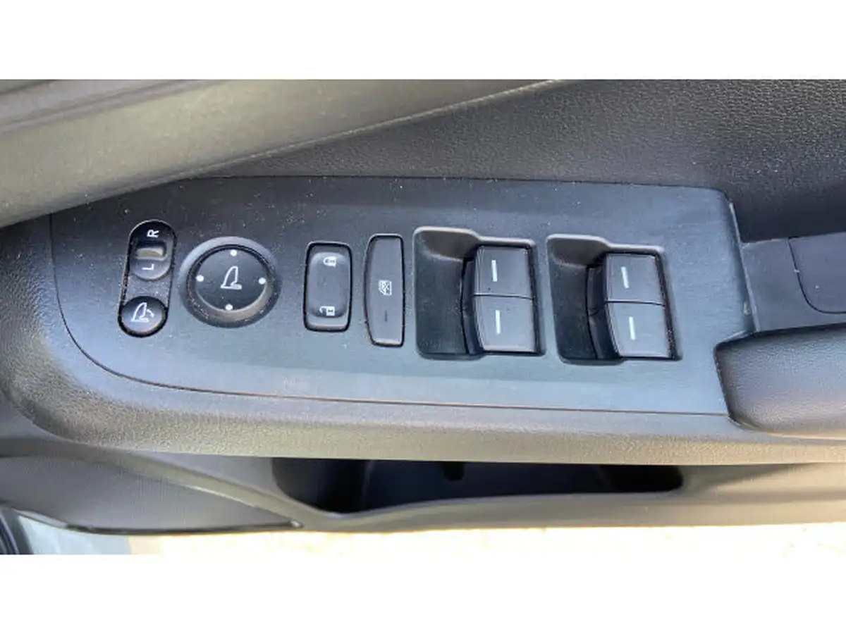 2022-honda-hr-v-15-i-mmd-elegance-big-26
