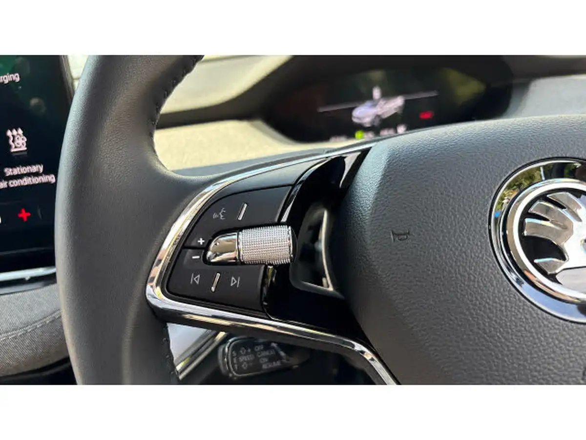 2023-skoda-enyaq-e-60-big-16
