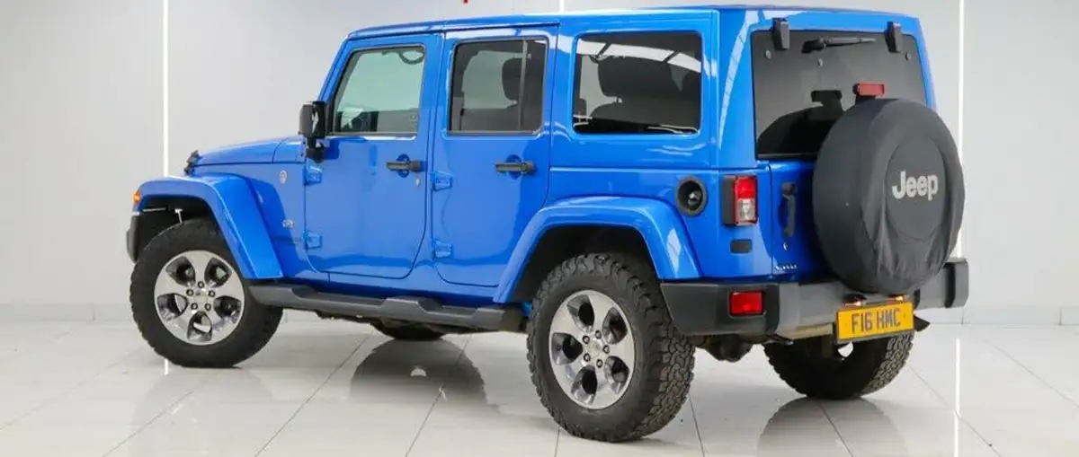 2016-jeep-wrangler-28crd-overland-5d-big-17