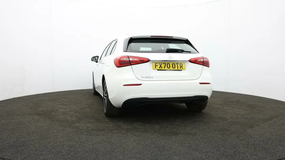 2020-mercedes-benz-a-class-15d-a180d-se-big-23
