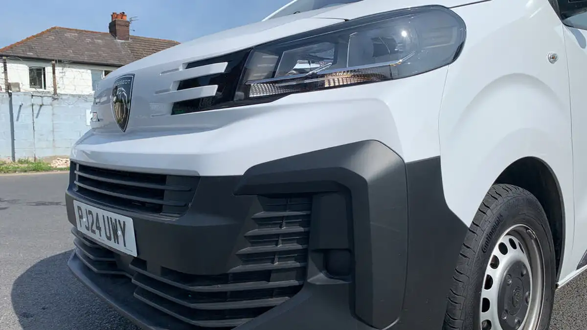 2024-peugeot-expert-20-bluehdi-professional-standard-panel-big-16