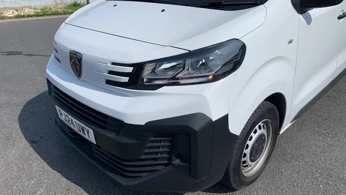 2024-peugeot-expert-20-bluehdi-professional-standard-panel-big-44