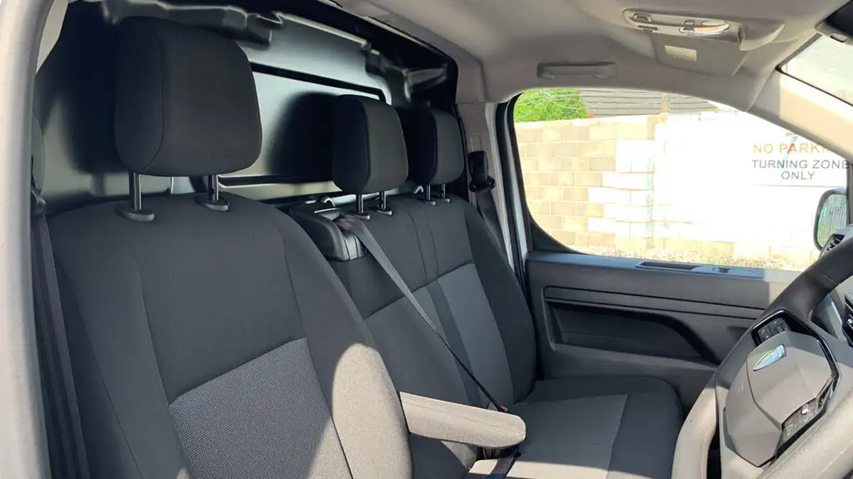 2024-peugeot-expert-20-bluehdi-professional-standard-panel-big-20