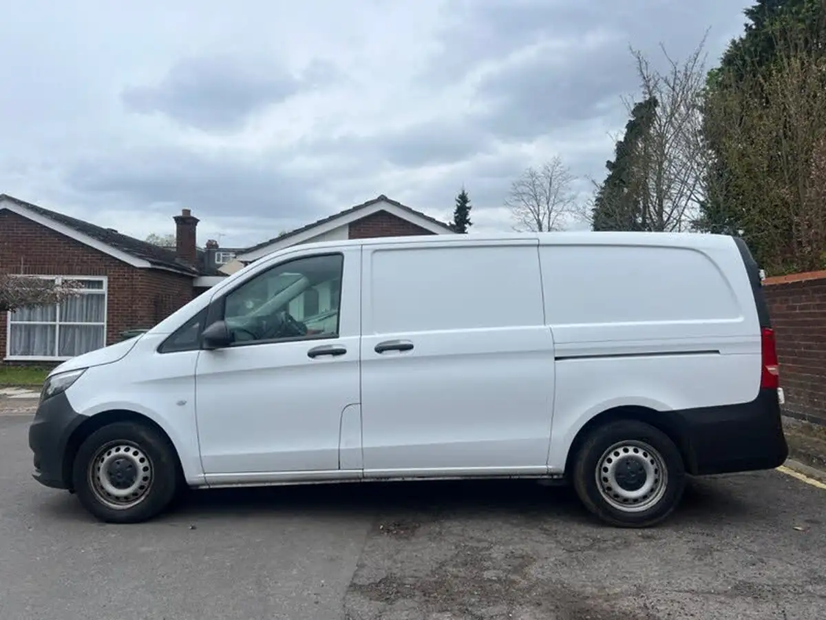 2021-mercedes-benz-vito-20cdi-114-progressive-l2-134bhpeu6dt-panel-1749cc-9g-tronic-big-22