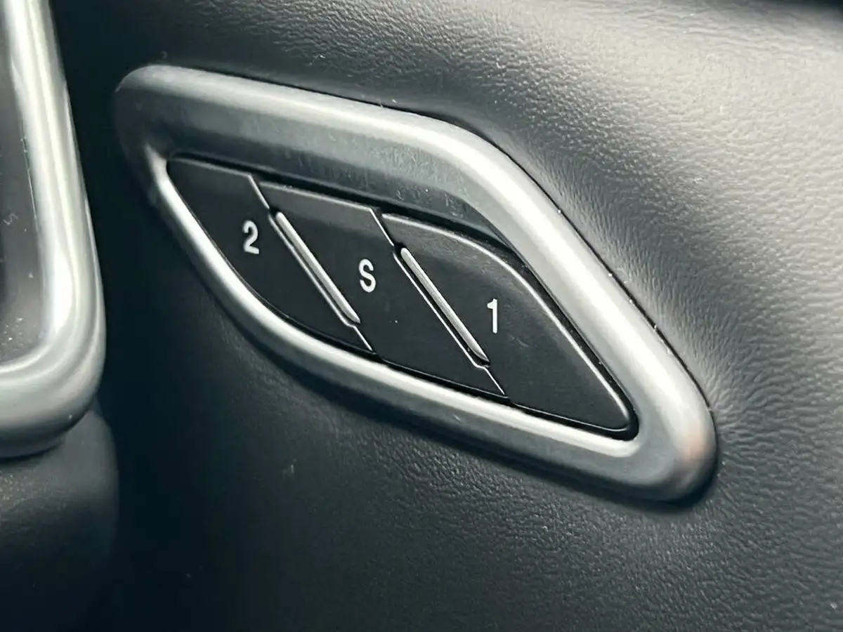 2017-maserati-ghibli-30td-big-66