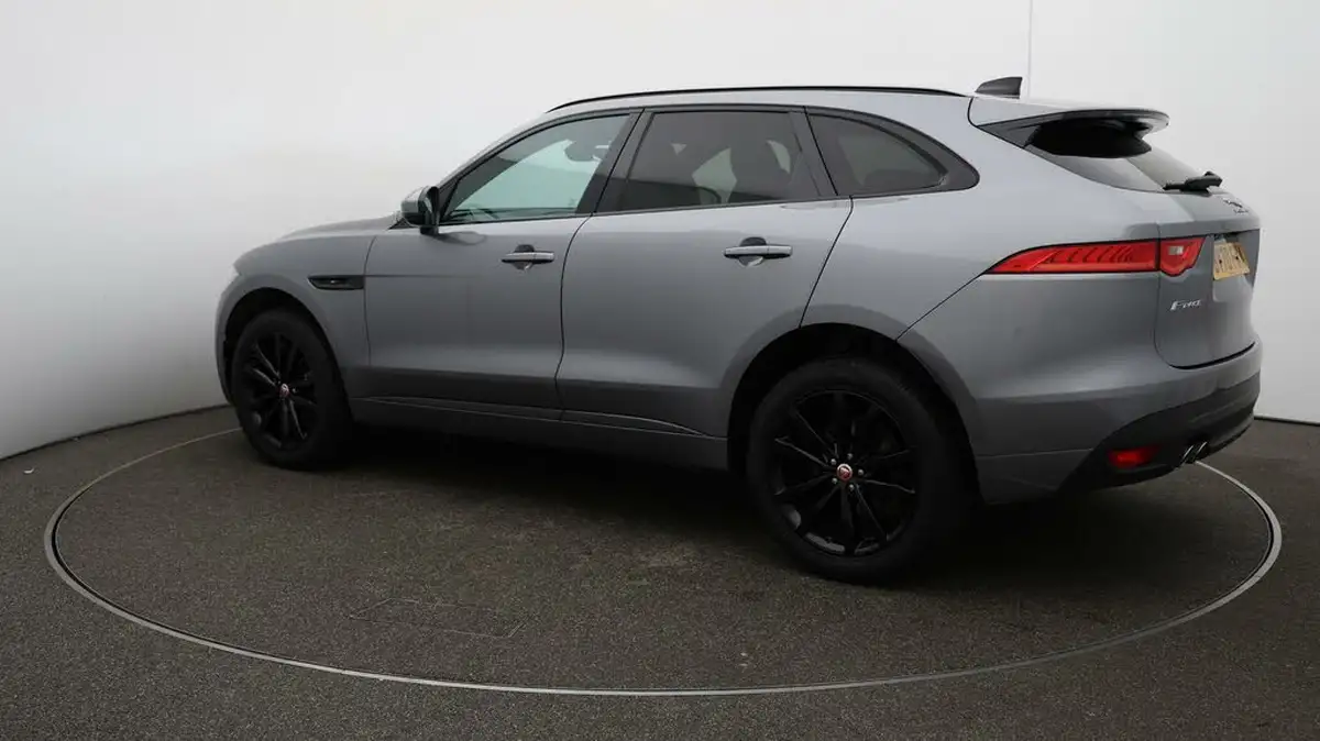 2020-jaguar-f-pace-20-i4d-chequered-flag-180ps-big-29
