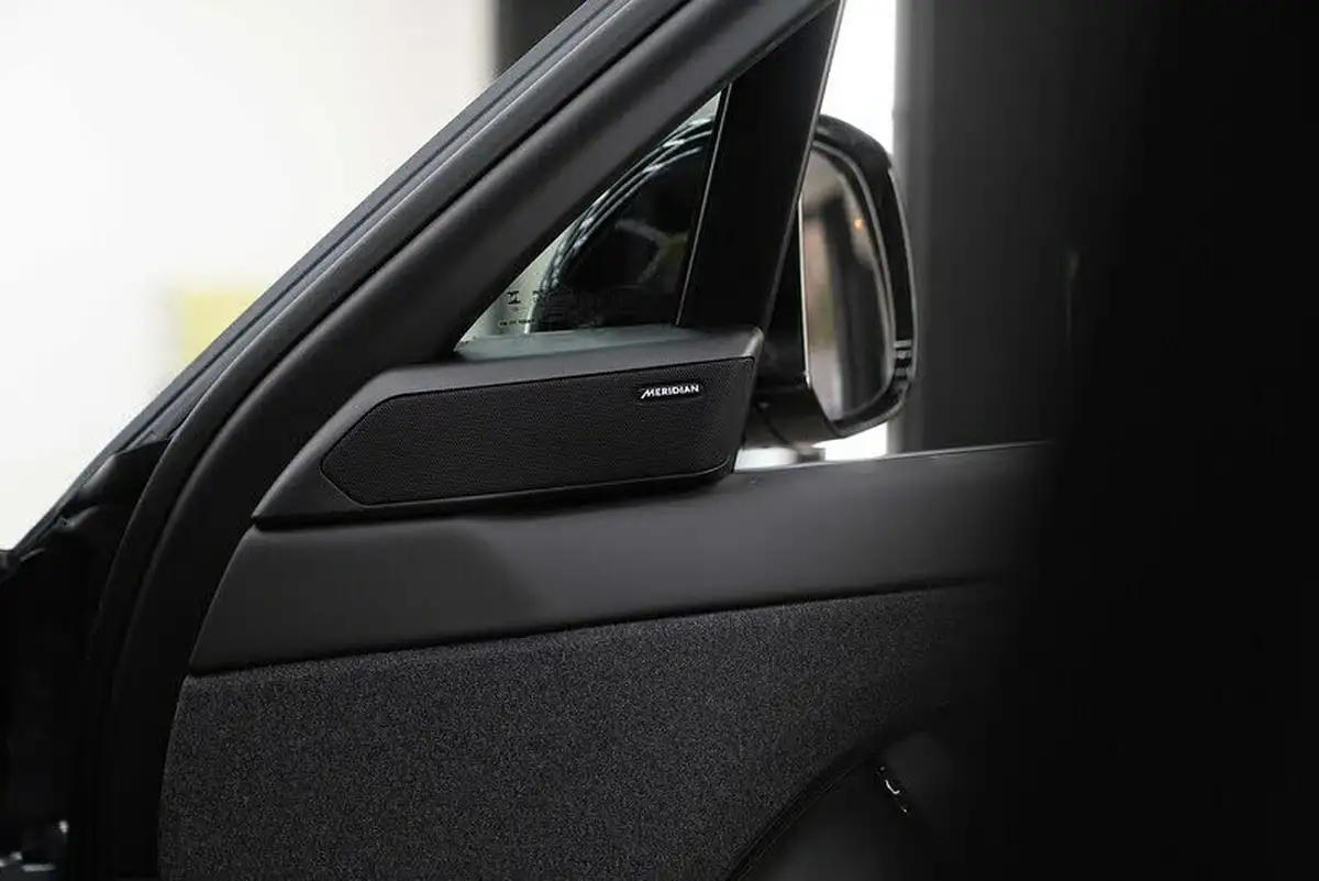 2023-land-rover-range-rover-sport-30-d300-se-big-18