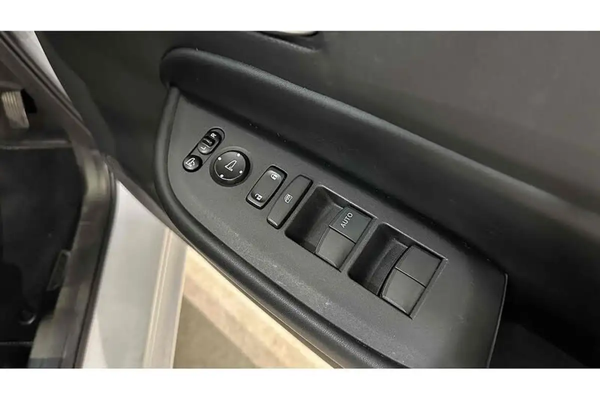 2021-honda-jazz-15-i-mmd-sr-109ps-big-24