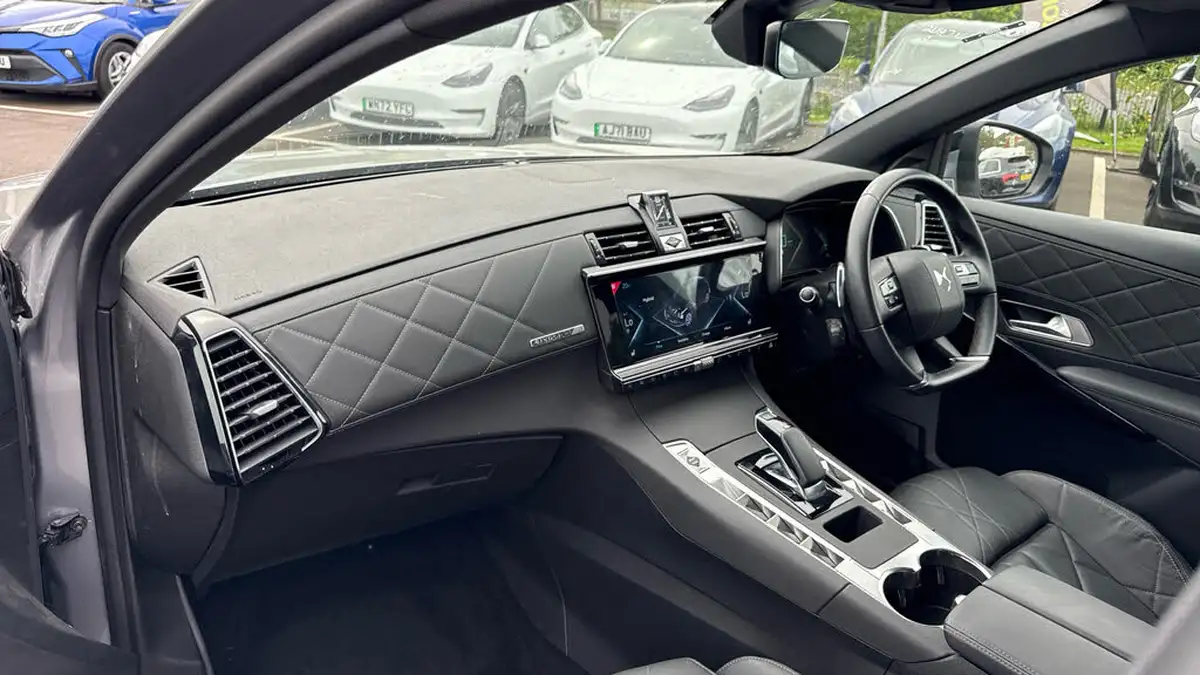 2022-ds-ds-7-crossback-e-tense-rivoli-225ps-big-9