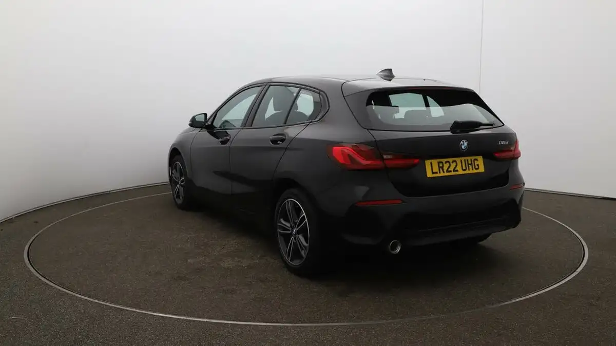 2022-bmw-1-series-15td-116d-sport-dct-big-53