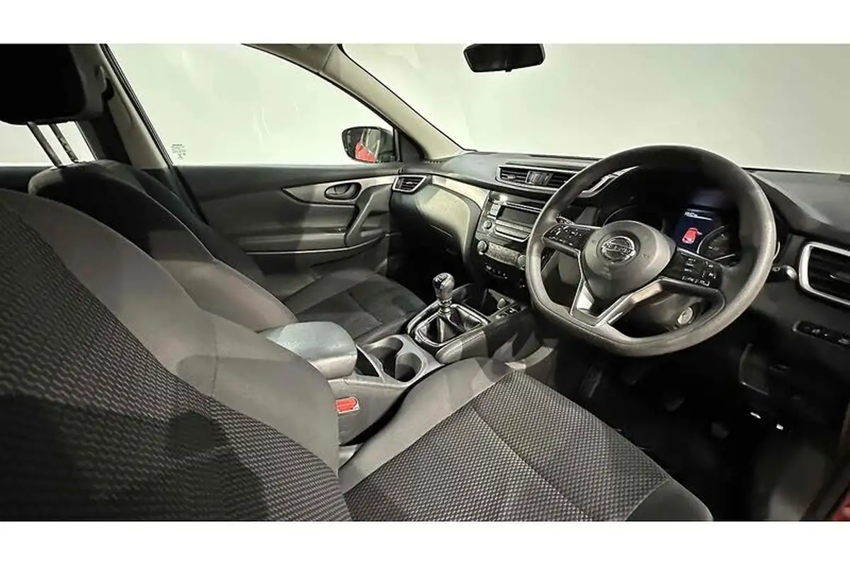 2018-nissan-qashqai-13-dig-t-visia-big-23