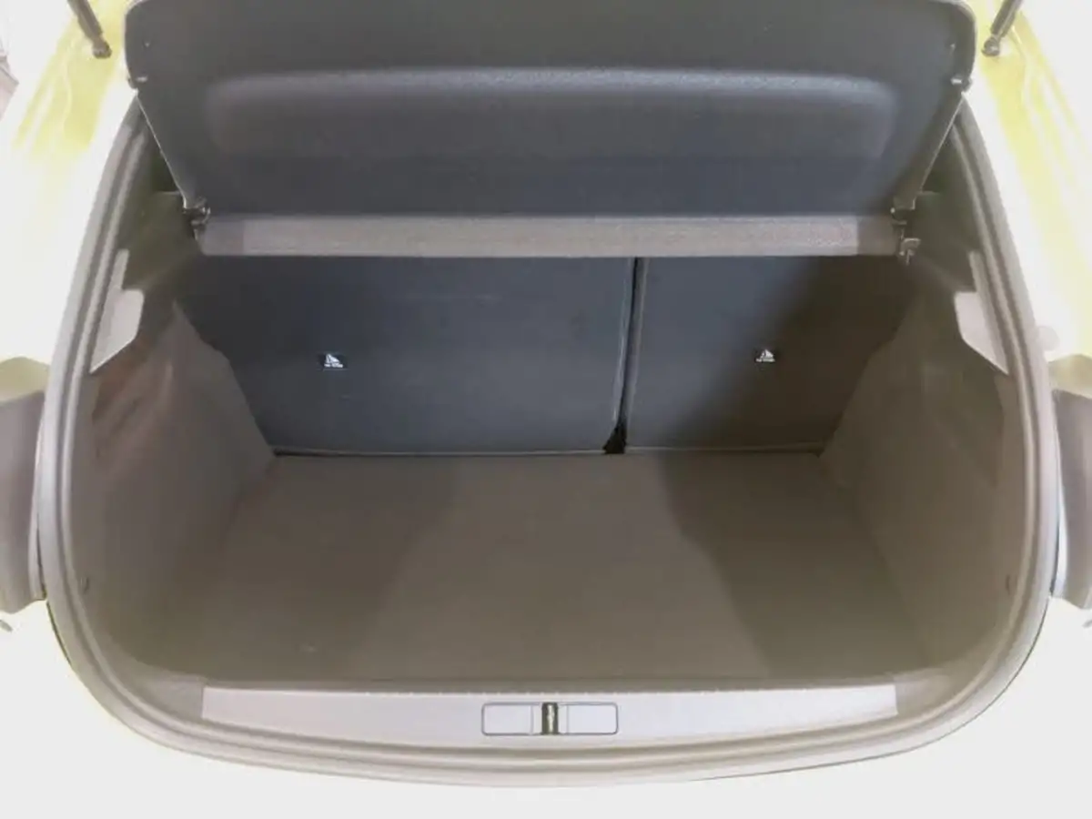 2024-peugeot-208-12-puretech-allure-big-7