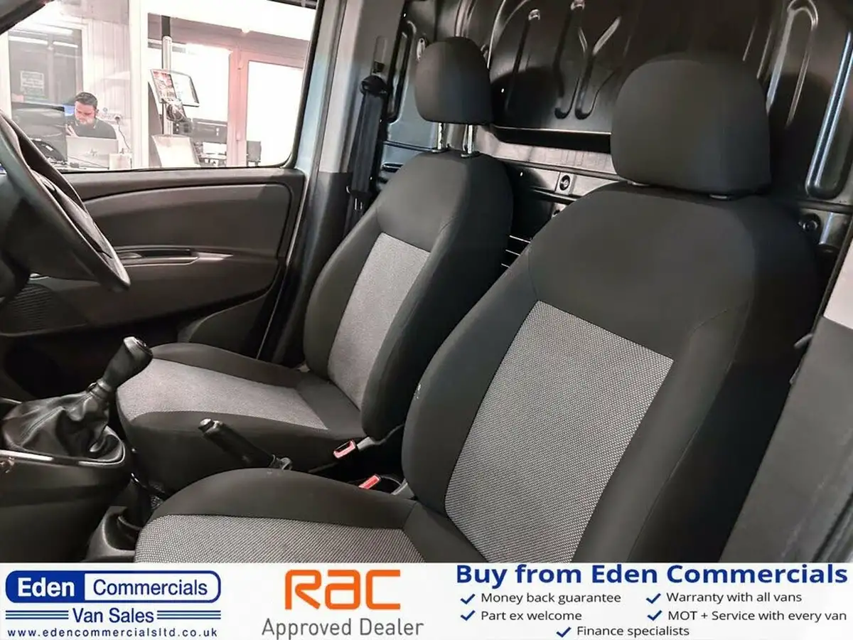2021-fiat-doblo-cargo-16td-l2h1-maxi-tecnico-105bhpeu6dt-panel-van-big-4