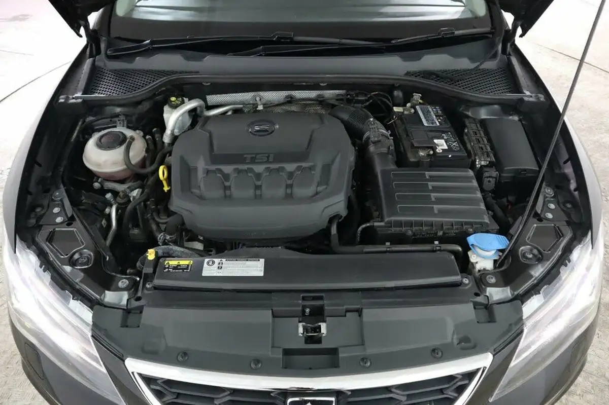 2019-seat-leon-20-tsi-fr-sport-hatchback-big-23