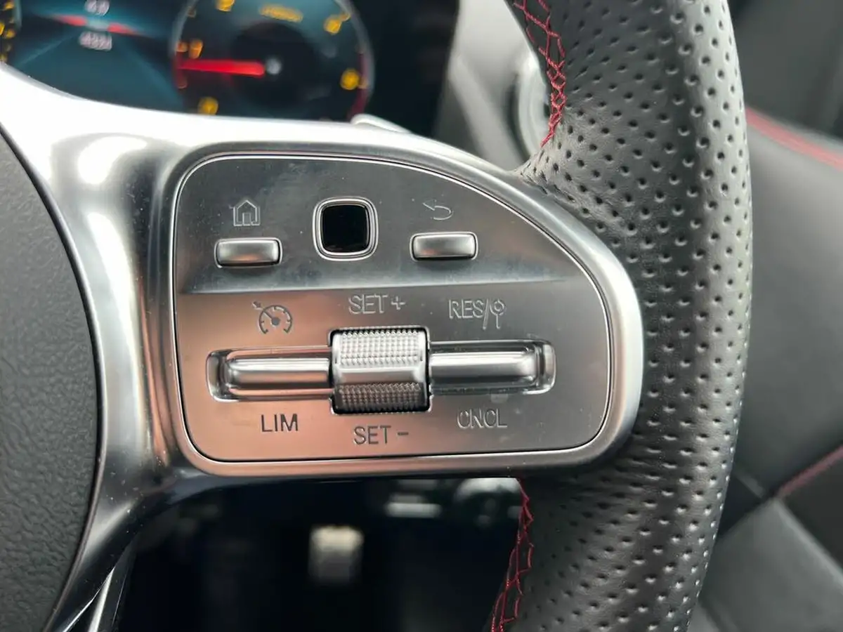 2023-mercedes-benz-gla-class-20d-gla-220d-amg-line-premium-station-wagon-big-25