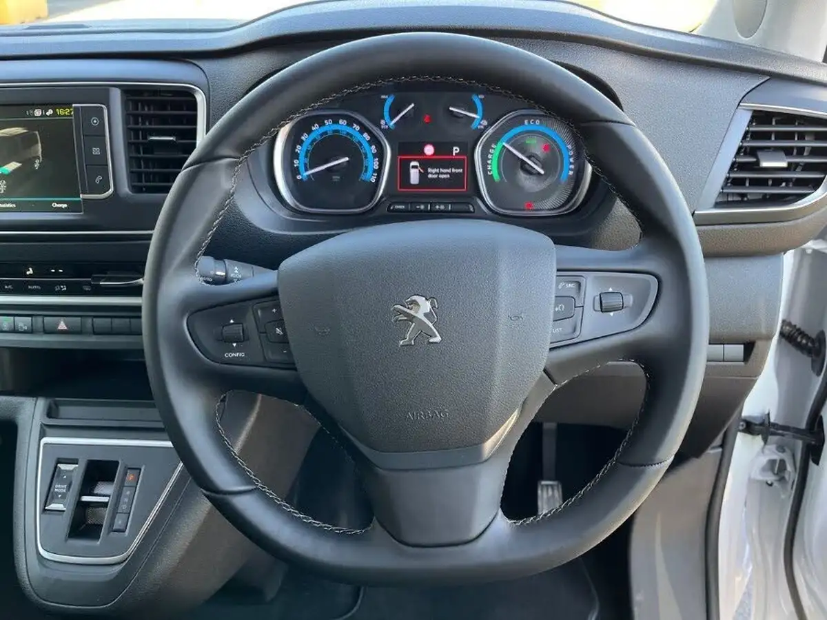 2023-peugeot-traveller-e-business-vip-long-big-24
