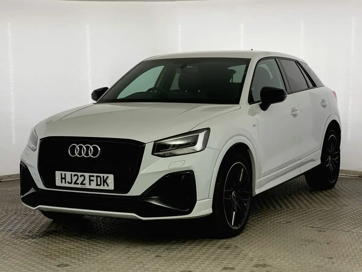 2022-audi-q2-15-35-tfsi-black-edition-s-tronic-big-2