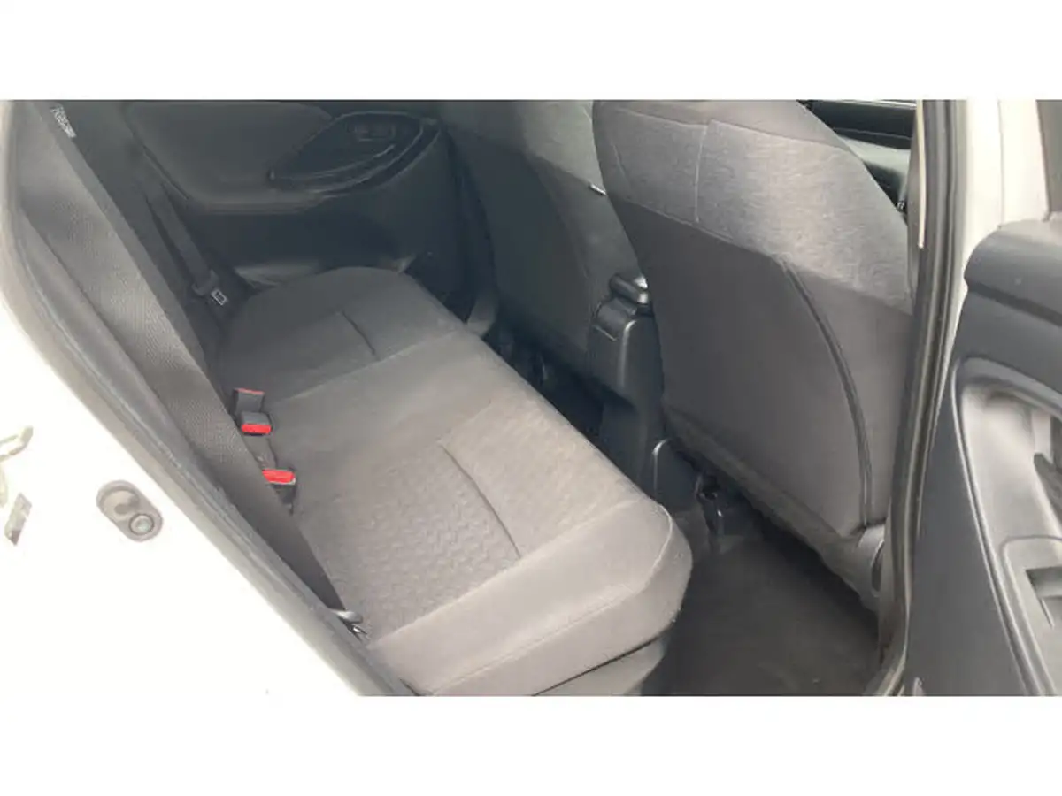 2022-toyota-yaris-15-vvt-i-design-big-15