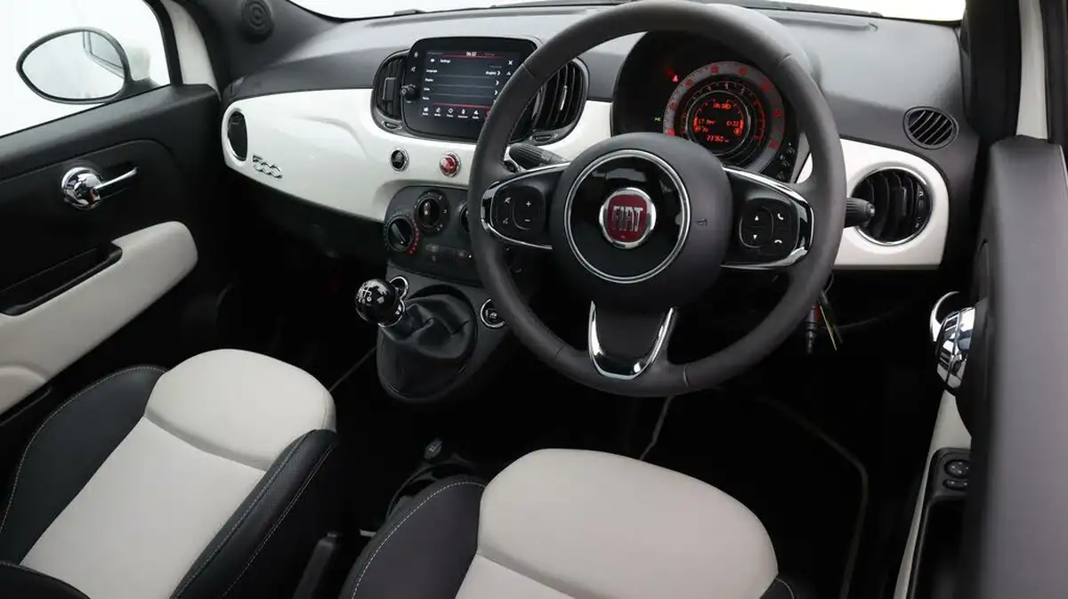 2022-fiat-500-10-dolcevita-big-9