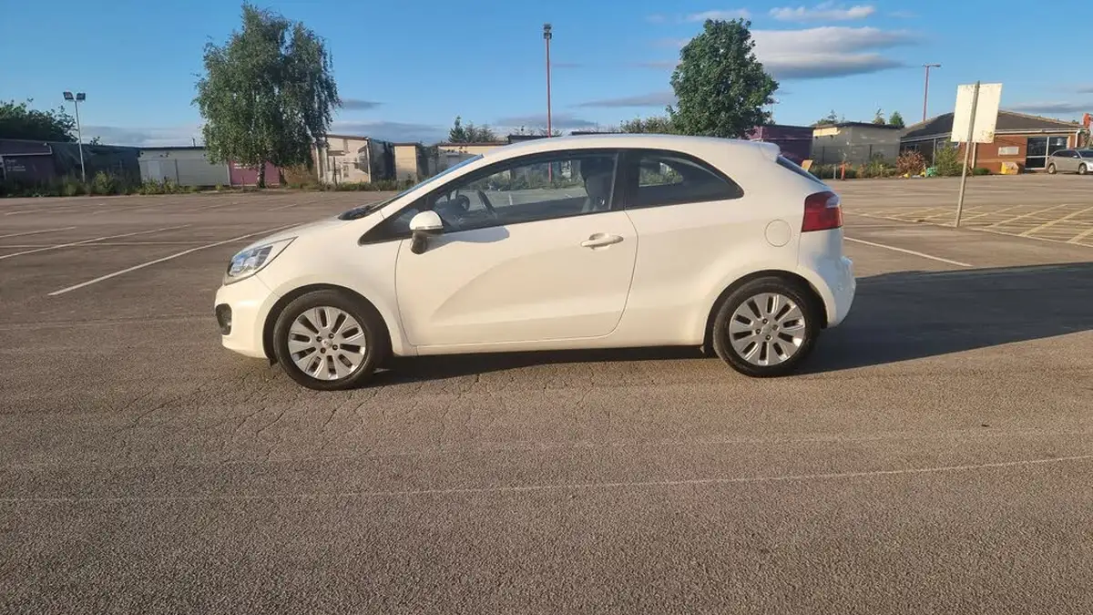 2014-kia-rio-125-2-3d-big-11