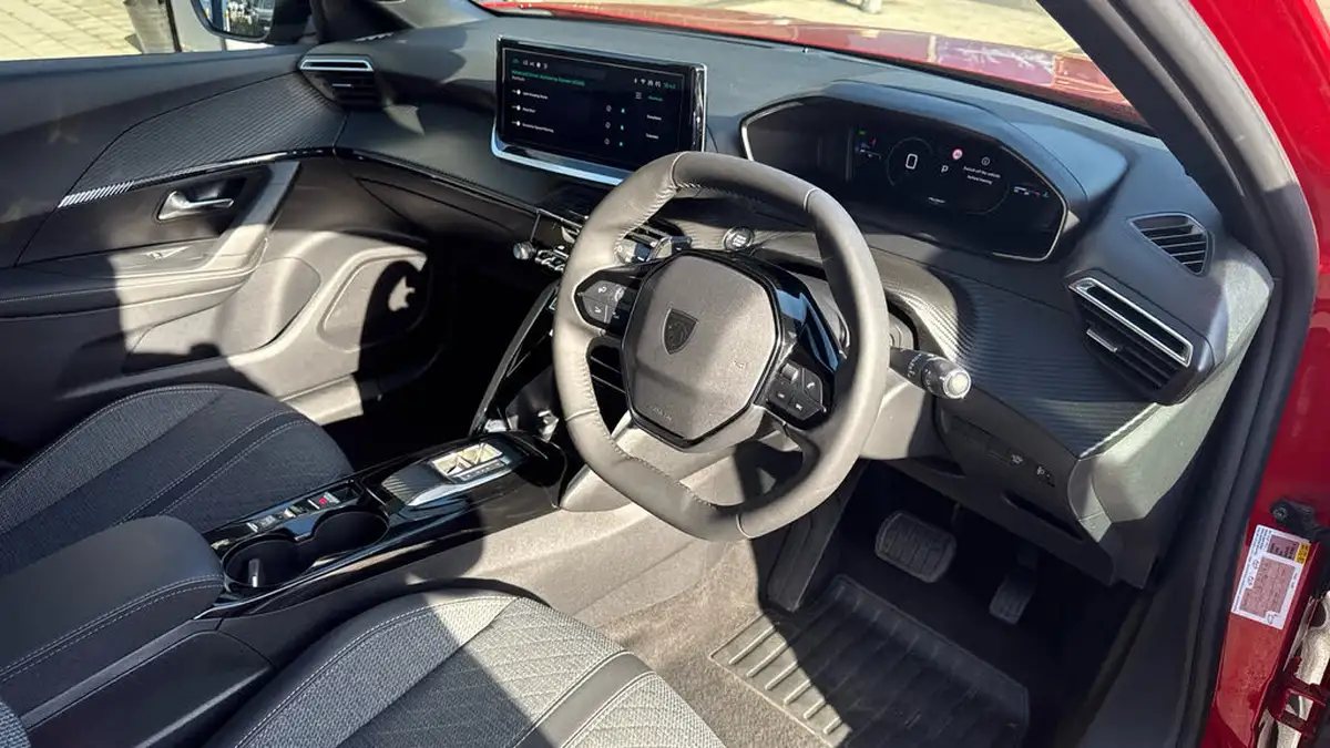 2024-peugeot-2008-suv-12-puretech-allure-130ps-eat8-big-10